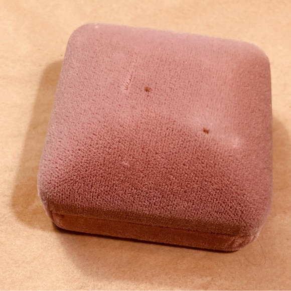 Calame pale rose velvet gift jewelry box, for ring or cuff links - Picture 3 of 11